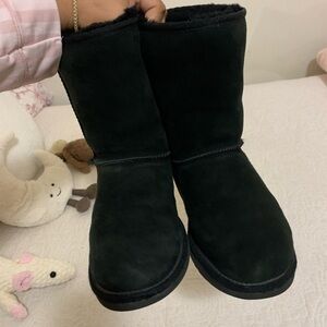 Black Uggs